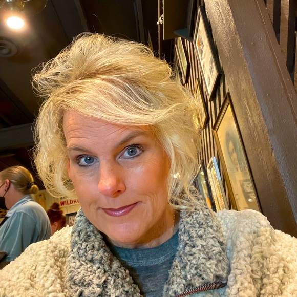 Meet your Posher, Windi - Picture 1 of 1